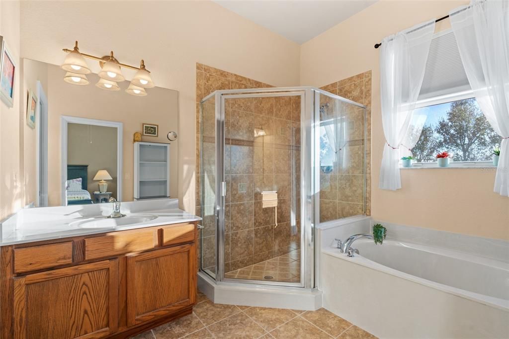 For Sale: $264,900 (2 beds, 2 baths, 1756 Square Feet)