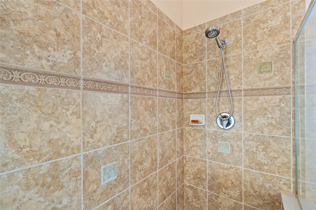 For Sale: $264,900 (2 beds, 2 baths, 1756 Square Feet)