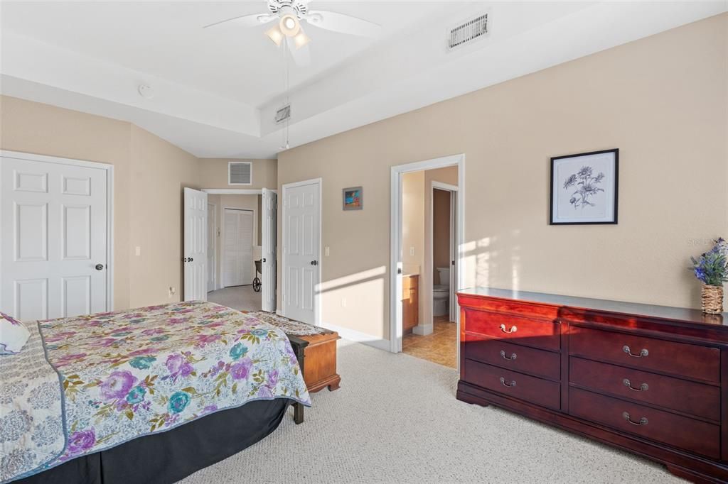 For Sale: $264,900 (2 beds, 2 baths, 1756 Square Feet)