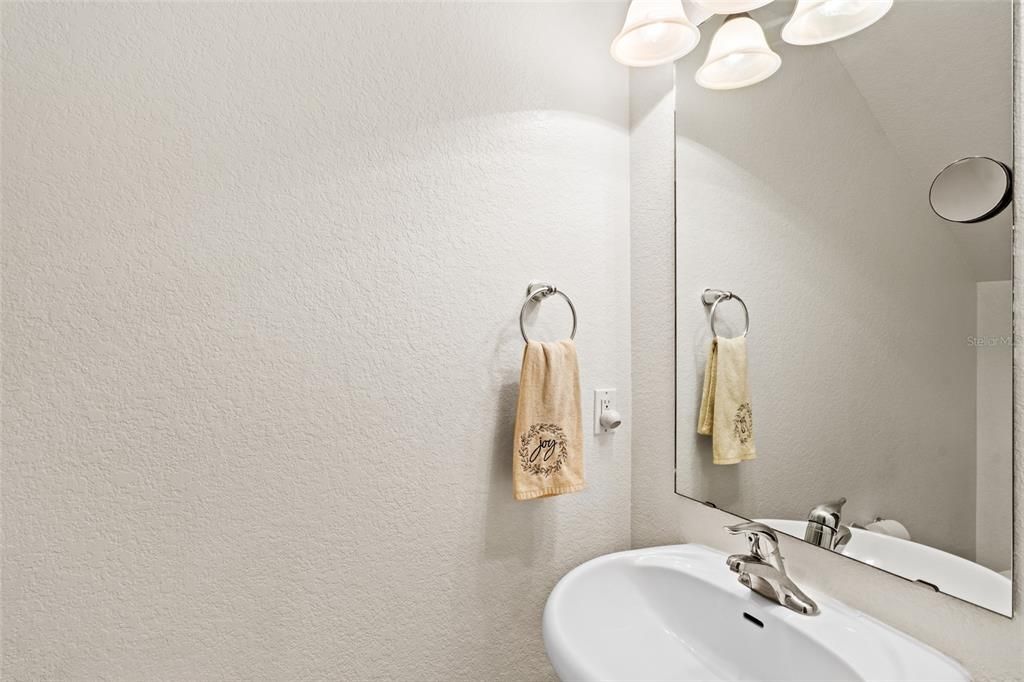 For Sale: $264,900 (2 beds, 2 baths, 1756 Square Feet)
