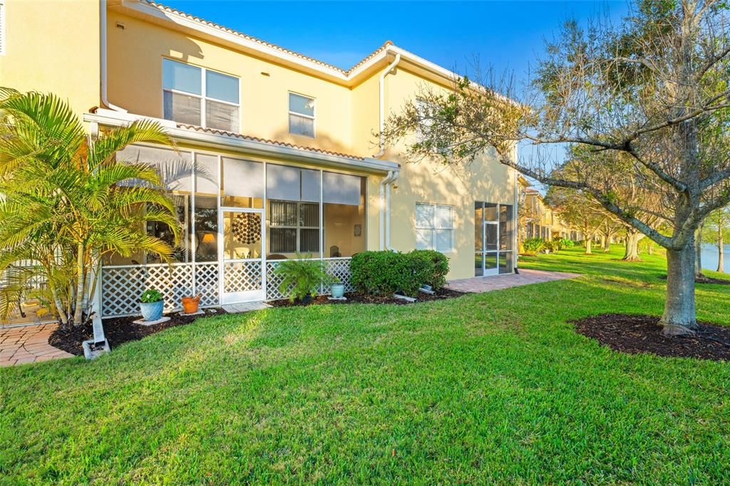 For Sale: $264,900 (2 beds, 2 baths, 1756 Square Feet)