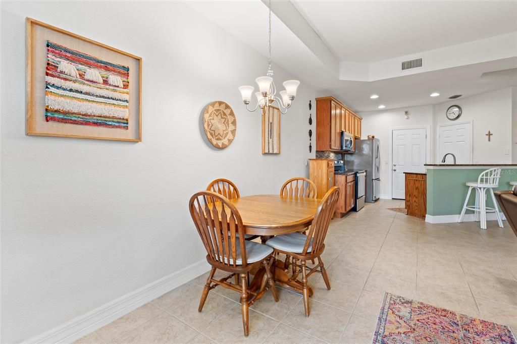 For Sale: $264,900 (2 beds, 2 baths, 1756 Square Feet)