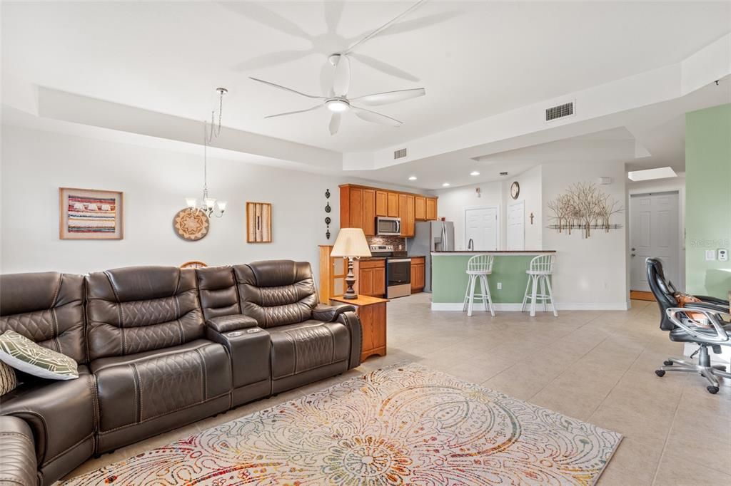 For Sale: $264,900 (2 beds, 2 baths, 1756 Square Feet)