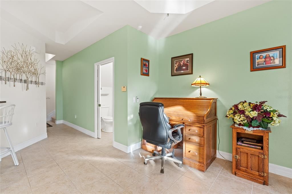 For Sale: $264,900 (2 beds, 2 baths, 1756 Square Feet)