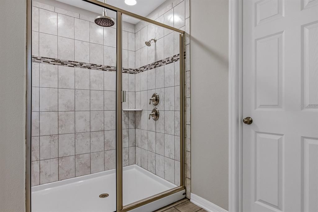 Activo con contrato: $749,000 (5 camas, 4 baños, 3761 Pies cuadrados)