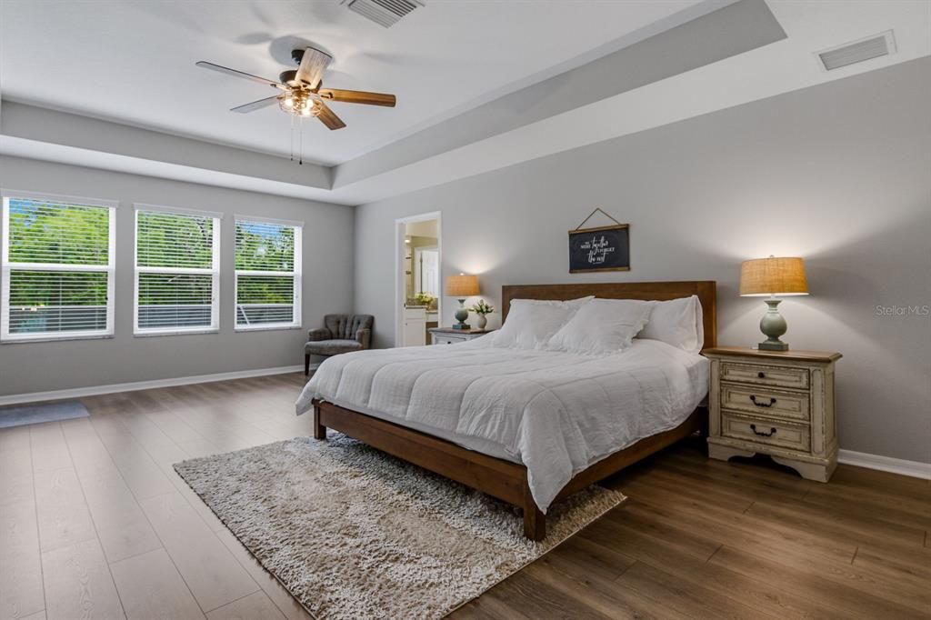 Activo con contrato: $749,000 (5 camas, 4 baños, 3761 Pies cuadrados)