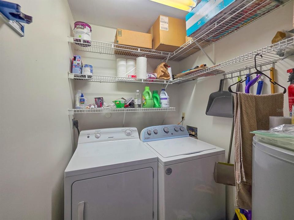 For Sale: $425,000 (2 beds, 2 baths, 1215 Square Feet)