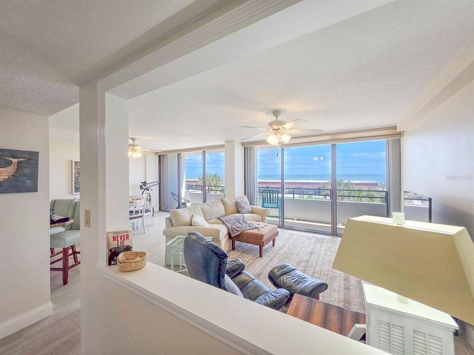 For Sale: $425,000 (2 beds, 2 baths, 1215 Square Feet)