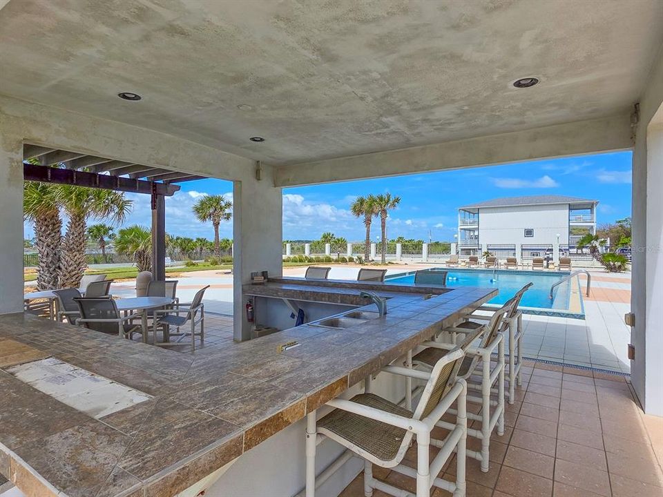 For Sale: $425,000 (2 beds, 2 baths, 1215 Square Feet)