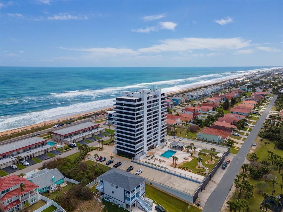 For Sale: $425,000 (2 beds, 2 baths, 1215 Square Feet)