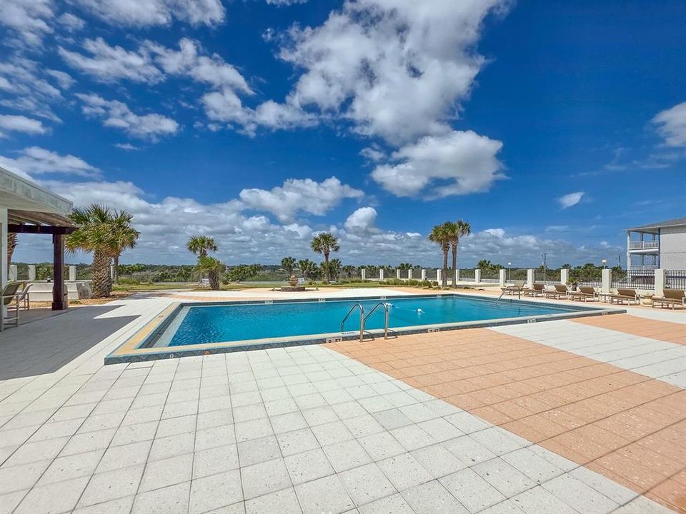 For Sale: $425,000 (2 beds, 2 baths, 1215 Square Feet)