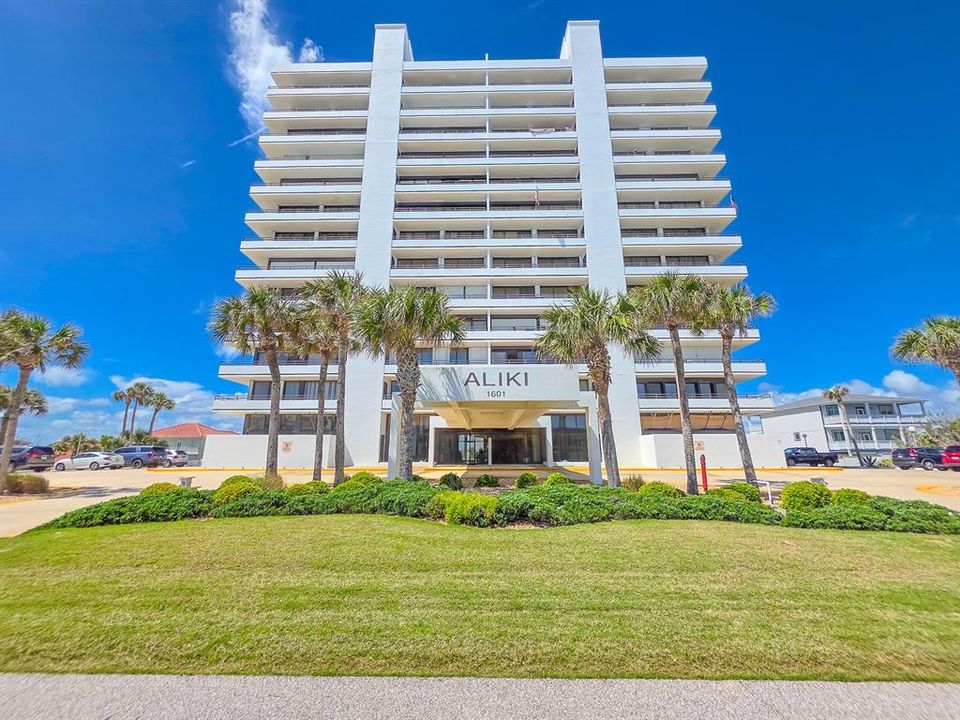 For Sale: $425,000 (2 beds, 2 baths, 1215 Square Feet)