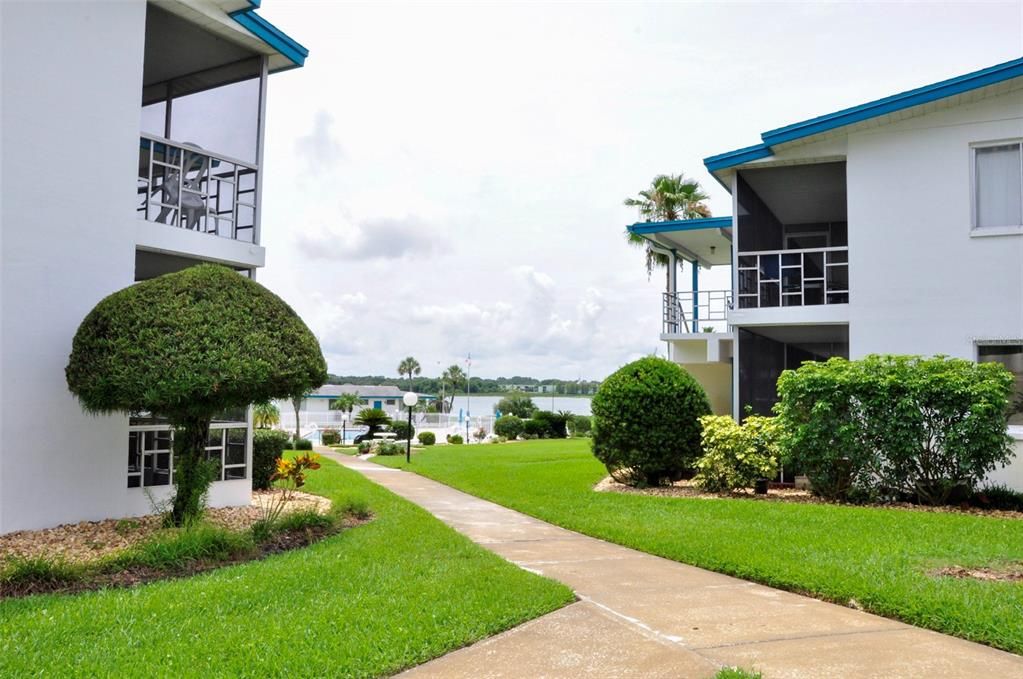 For Sale: $120,000 (2 beds, 1 baths, 816 Square Feet)