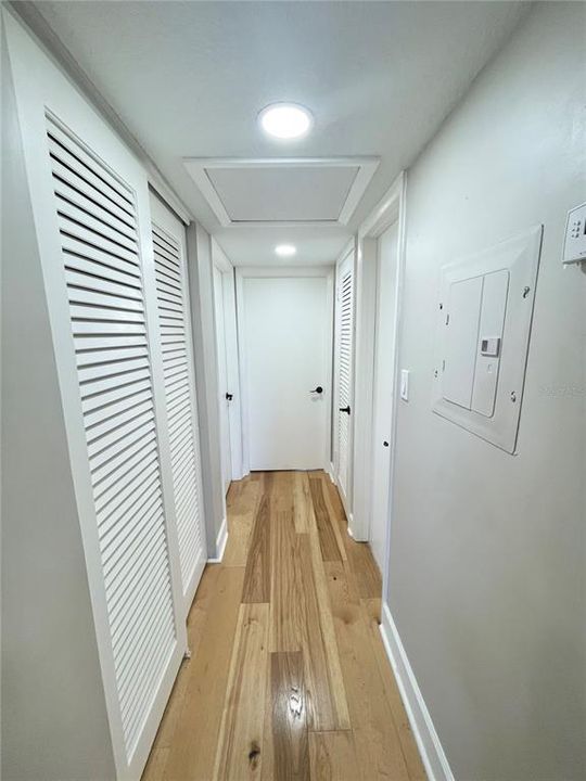 For Sale: $120,000 (2 beds, 1 baths, 816 Square Feet)