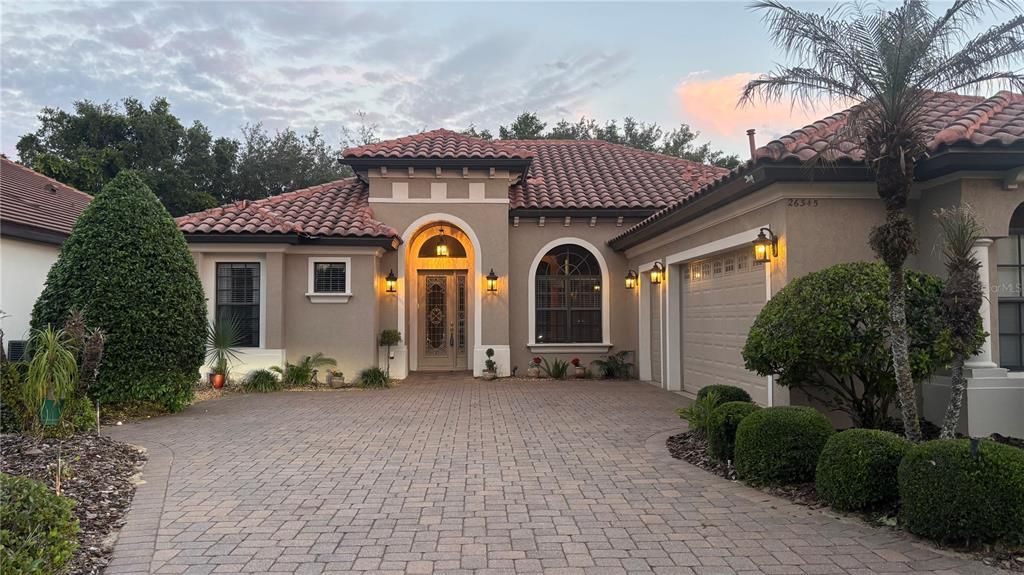 En Venta: $539,995 (3 camas, 2 baños, 2138 Pies cuadrados)