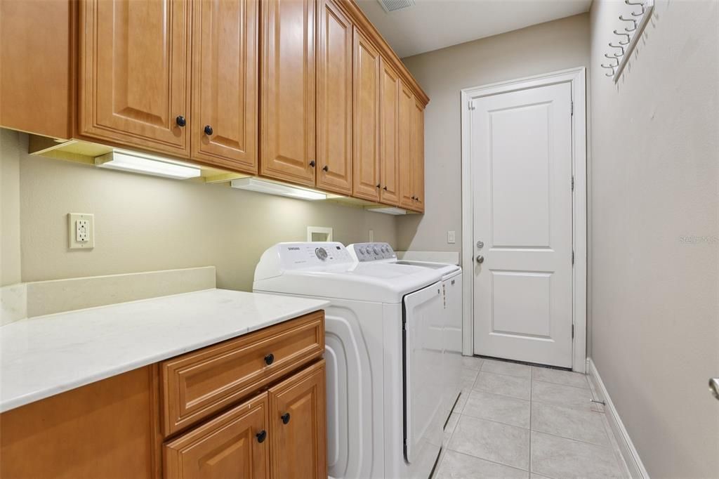 En Venta: $539,995 (3 camas, 2 baños, 2138 Pies cuadrados)