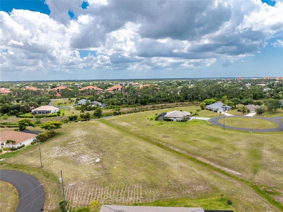 На продажу: $78,000 (0.47 acres)