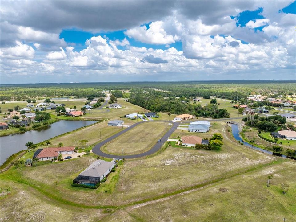 На продажу: $78,000 (0.47 acres)