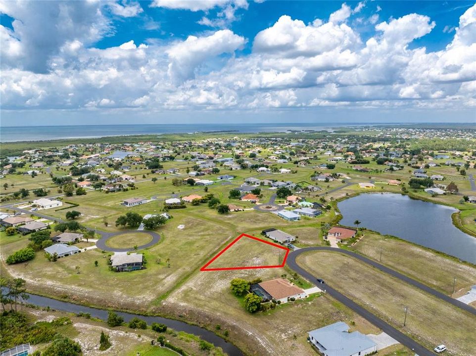 На продажу: $78,000 (0.47 acres)
