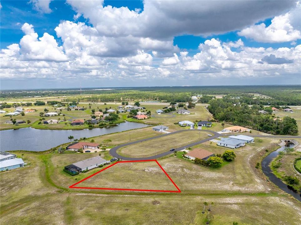 На продажу: $78,000 (0.47 acres)