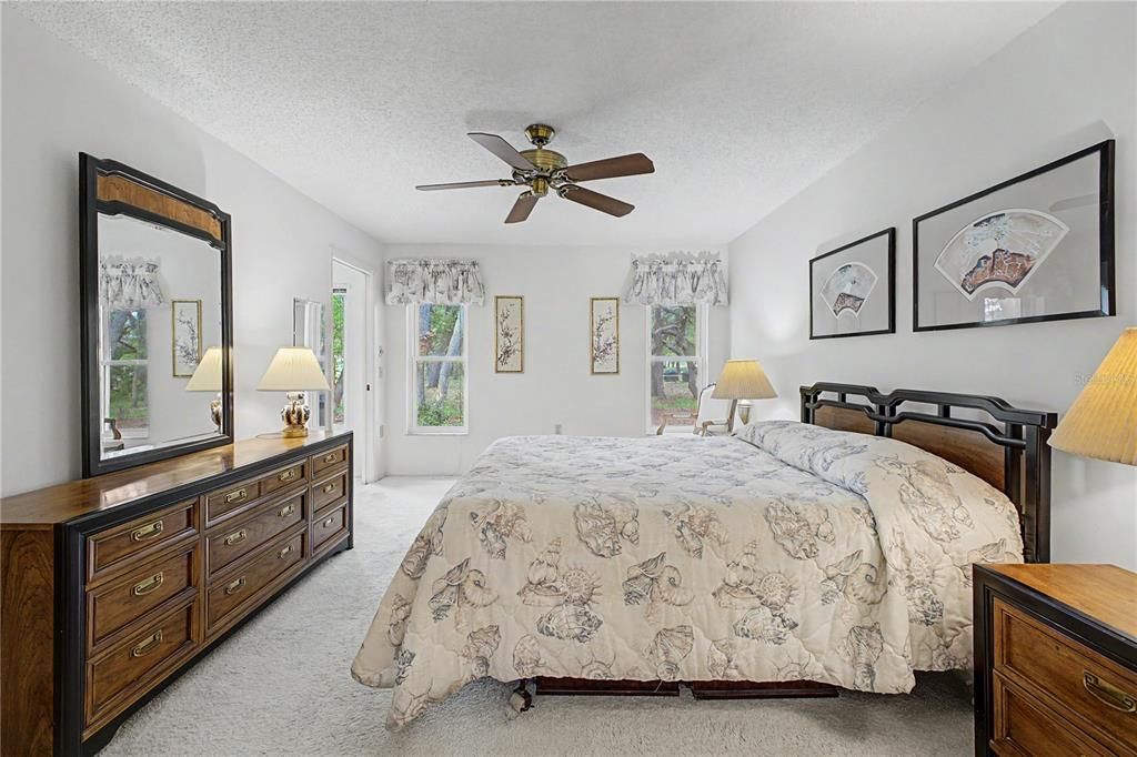 Active With Contract: $240,000 (2 beds, 2 baths, 1415 Square Feet)