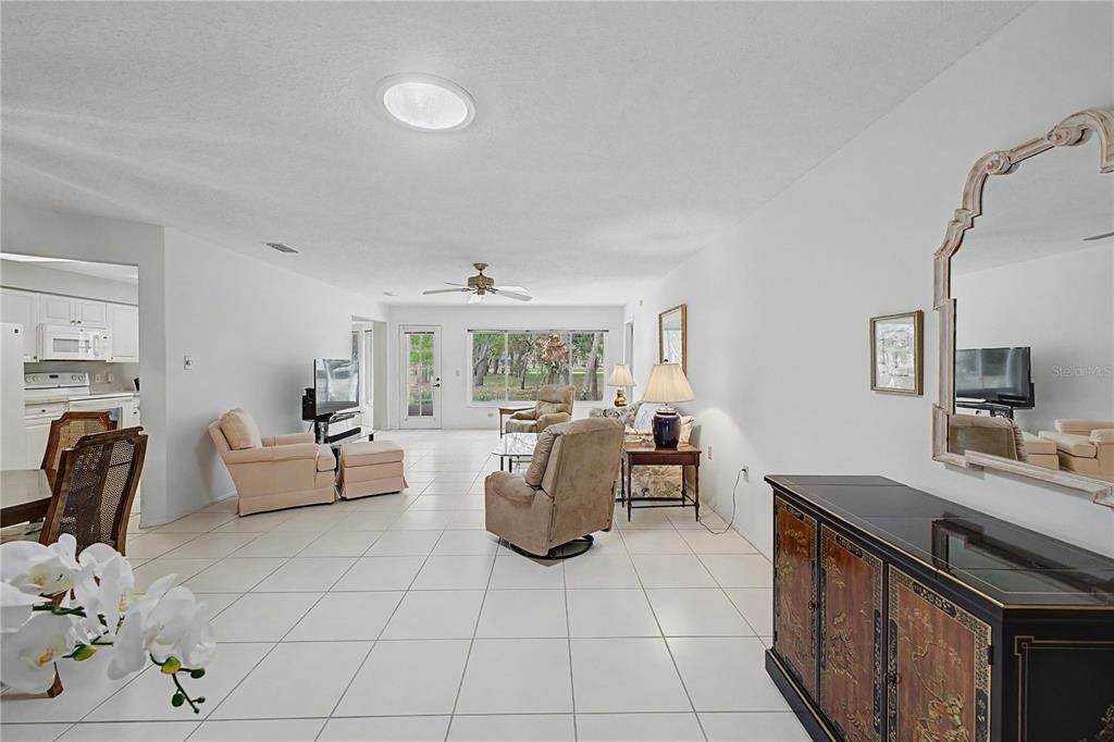Active With Contract: $240,000 (2 beds, 2 baths, 1415 Square Feet)