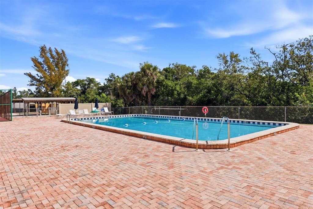 For Sale: $445,000 (2 beds, 2 baths, 1296 Square Feet)
