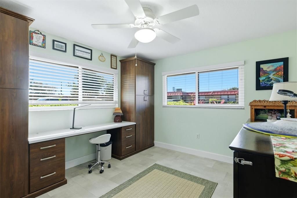 For Sale: $445,000 (2 beds, 2 baths, 1296 Square Feet)