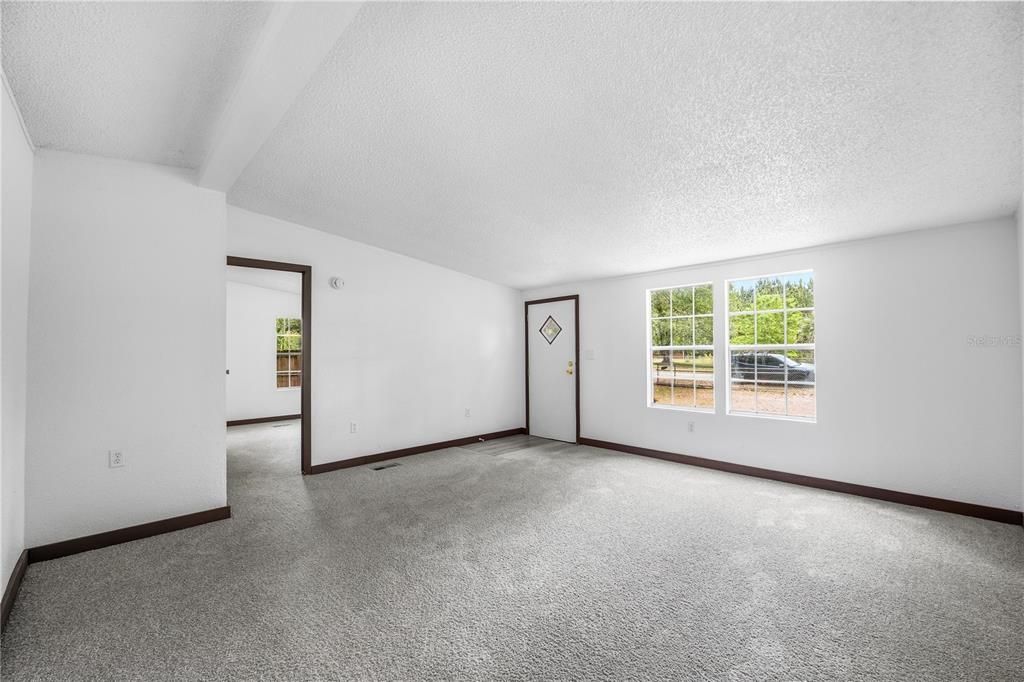 For Sale: $289,900 (5 beds, 4 baths, 2603 Square Feet)