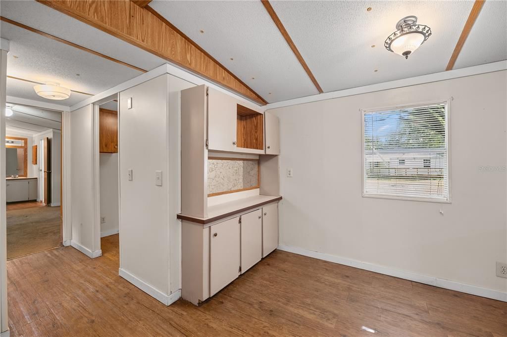 На продажу: $274,900 (5 спален, 4 ванн, 2603 Квадратных фут)