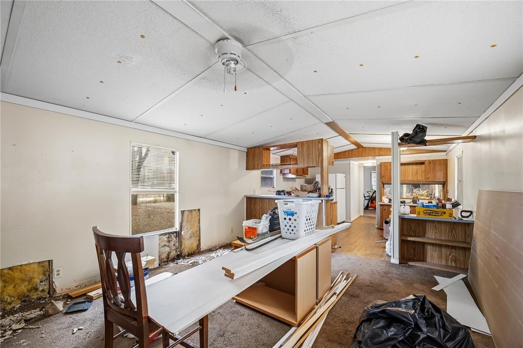 For Sale: $289,900 (5 beds, 4 baths, 2603 Square Feet)