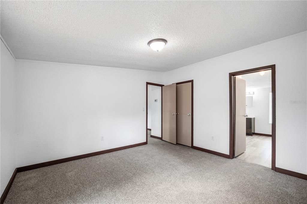 For Sale: $289,900 (5 beds, 4 baths, 2603 Square Feet)
