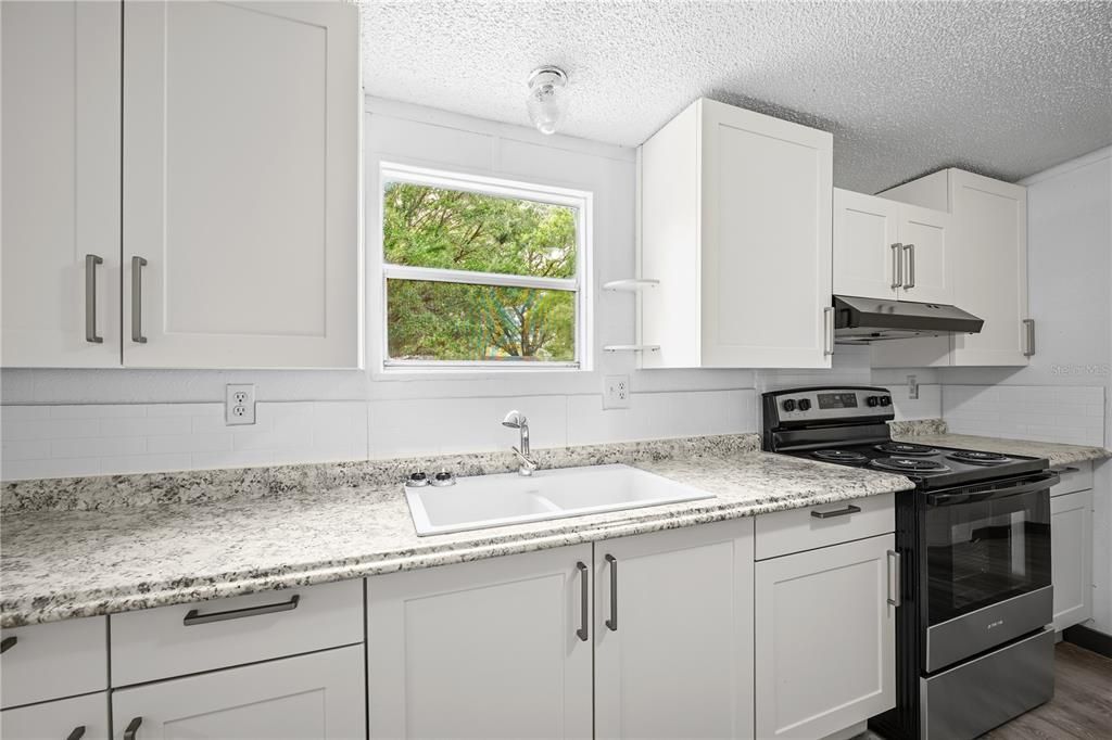 For Sale: $289,900 (5 beds, 4 baths, 2603 Square Feet)