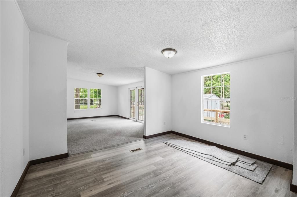 For Sale: $289,900 (5 beds, 4 baths, 2603 Square Feet)