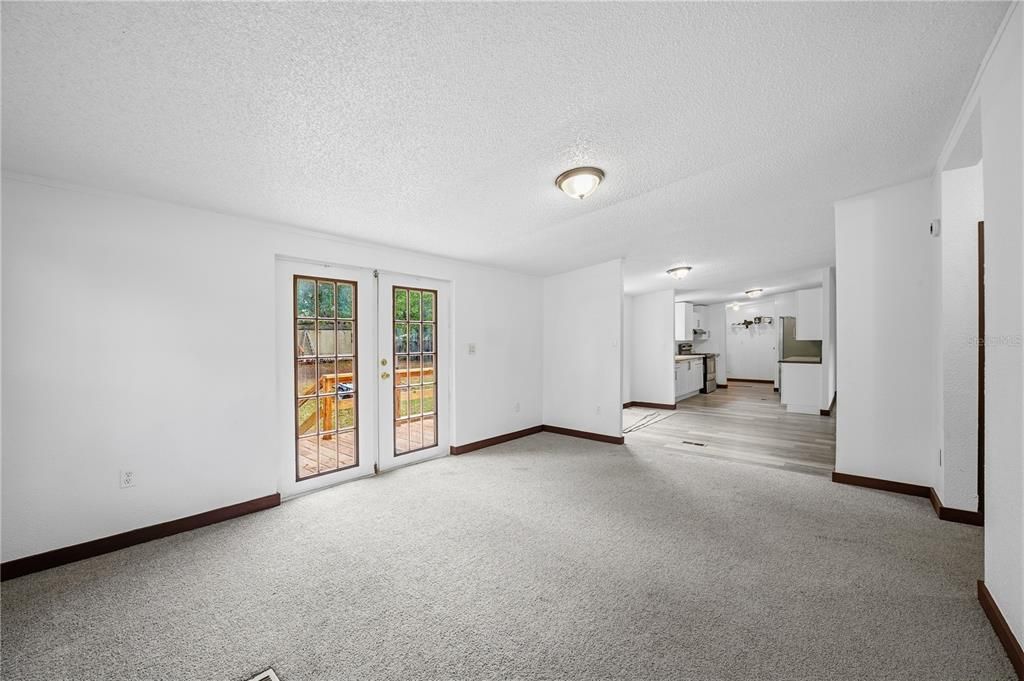 For Sale: $289,900 (5 beds, 4 baths, 2603 Square Feet)