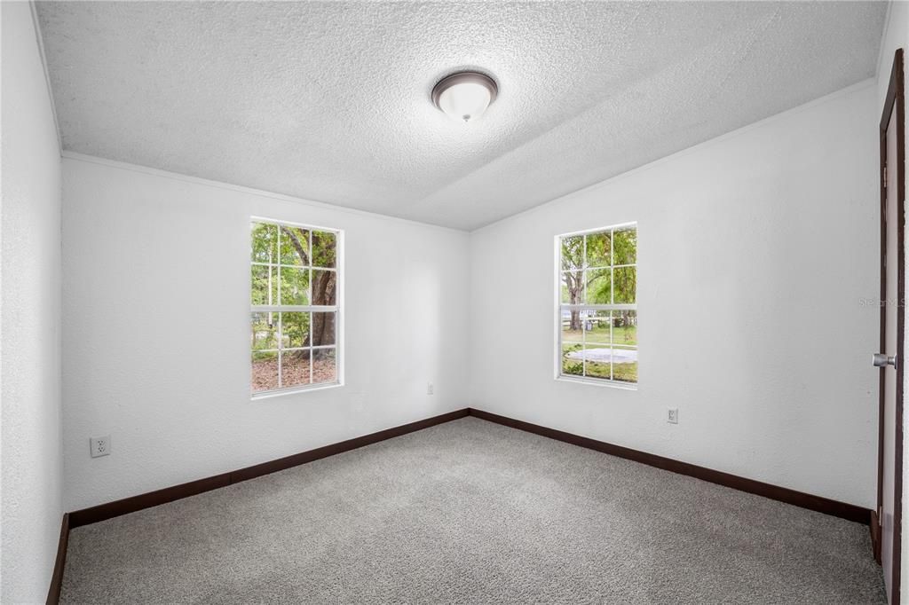 For Sale: $289,900 (5 beds, 4 baths, 2603 Square Feet)