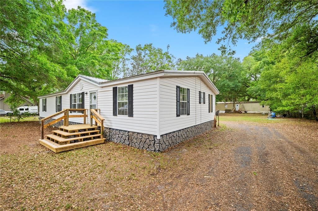 For Sale: $289,900 (5 beds, 4 baths, 2603 Square Feet)