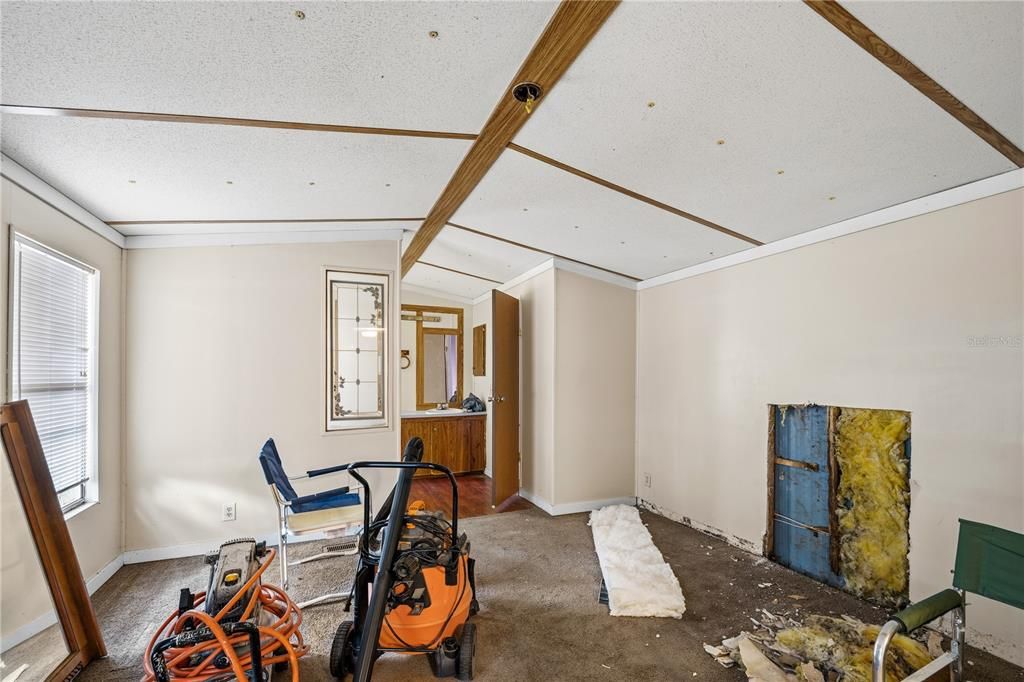For Sale: $289,900 (5 beds, 4 baths, 2603 Square Feet)