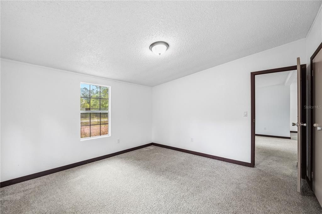 For Sale: $289,900 (5 beds, 4 baths, 2603 Square Feet)
