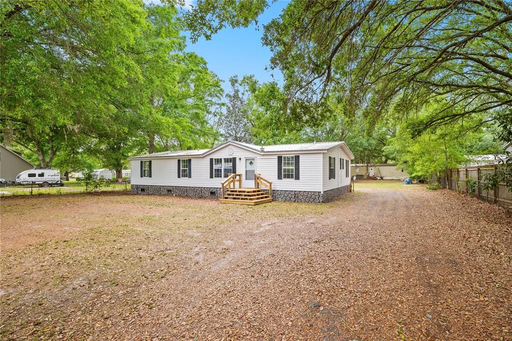 For Sale: $289,900 (5 beds, 4 baths, 2603 Square Feet)
