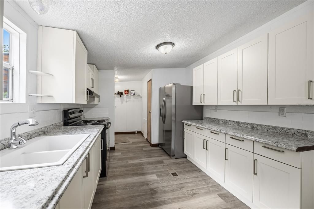 For Sale: $289,900 (5 beds, 4 baths, 2603 Square Feet)