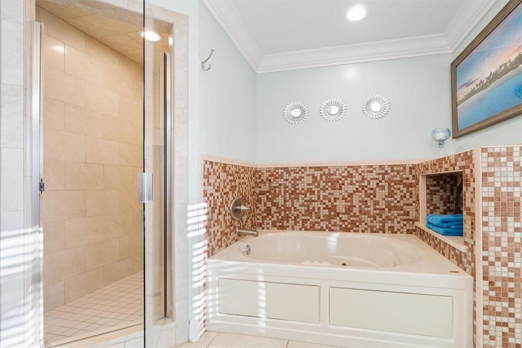 En Venta: $1,100,000 (3 camas, 2 baños, 2580 Pies cuadrados)
