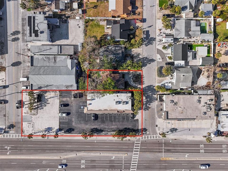 En Venta: $300,000 (0.12 acres)