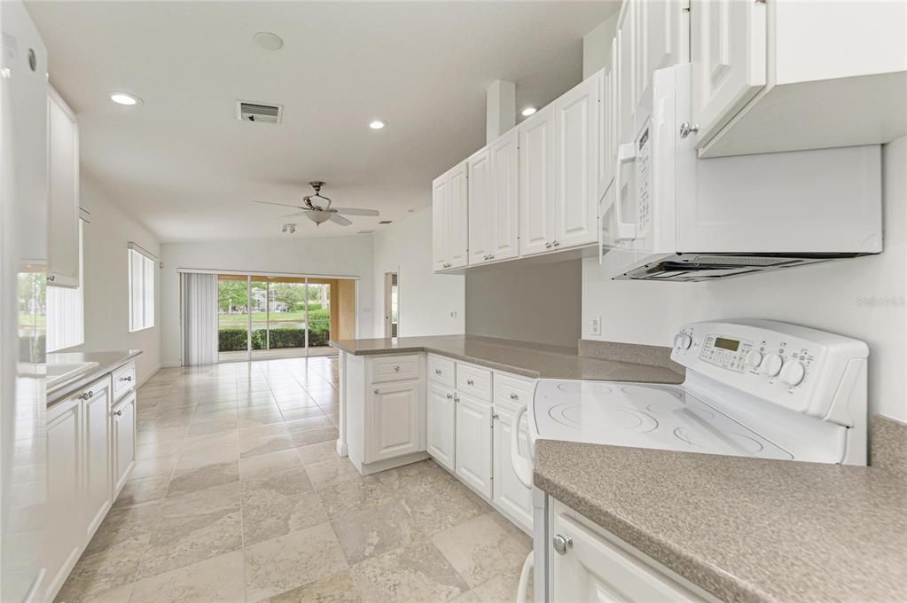 Activo con contrato: $345,000 (2 camas, 2 baños, 1513 Pies cuadrados)