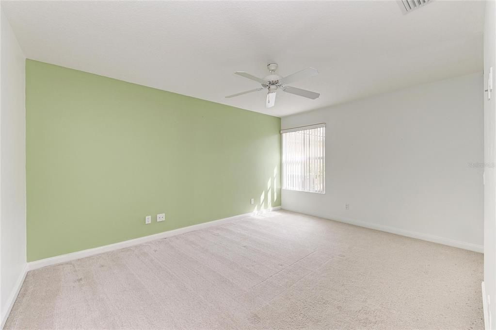 Activo con contrato: $345,000 (2 camas, 2 baños, 1513 Pies cuadrados)