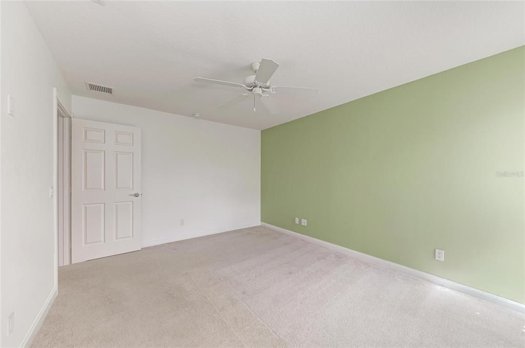 Activo con contrato: $345,000 (2 camas, 2 baños, 1513 Pies cuadrados)