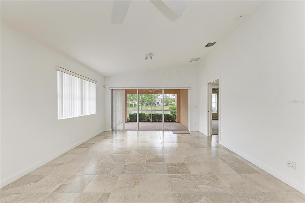 Activo con contrato: $345,000 (2 camas, 2 baños, 1513 Pies cuadrados)