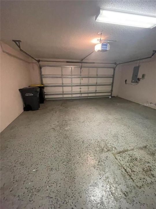 Activo con contrato: $2,000 (3 camas, 2 baños, 1479 Pies cuadrados)