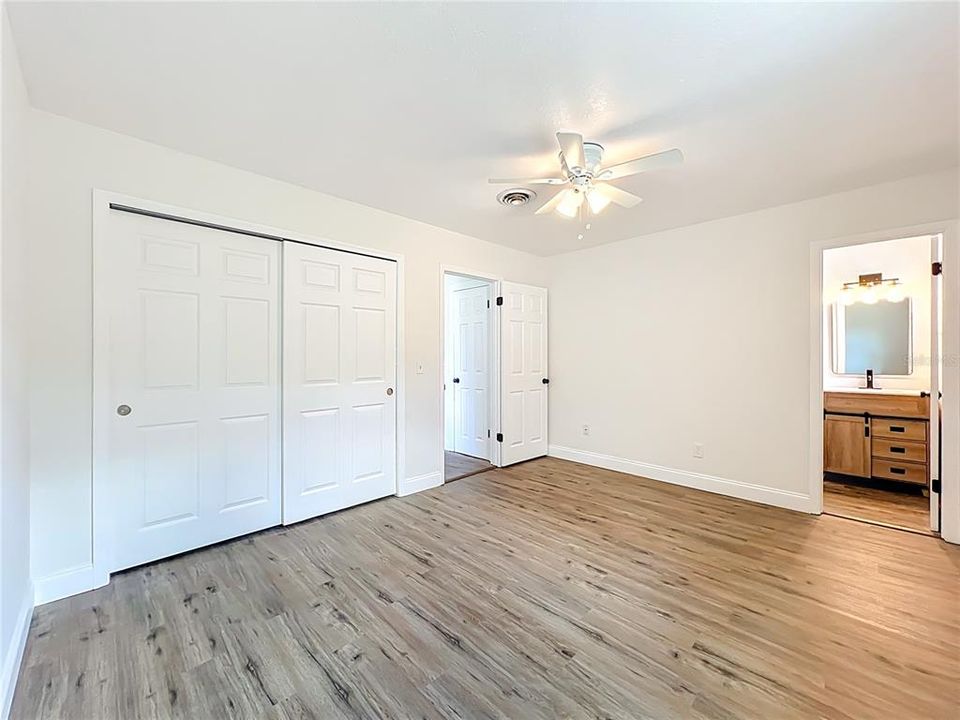 For Sale: $279,900 (3 beds, 2 baths, 1227 Square Feet)
