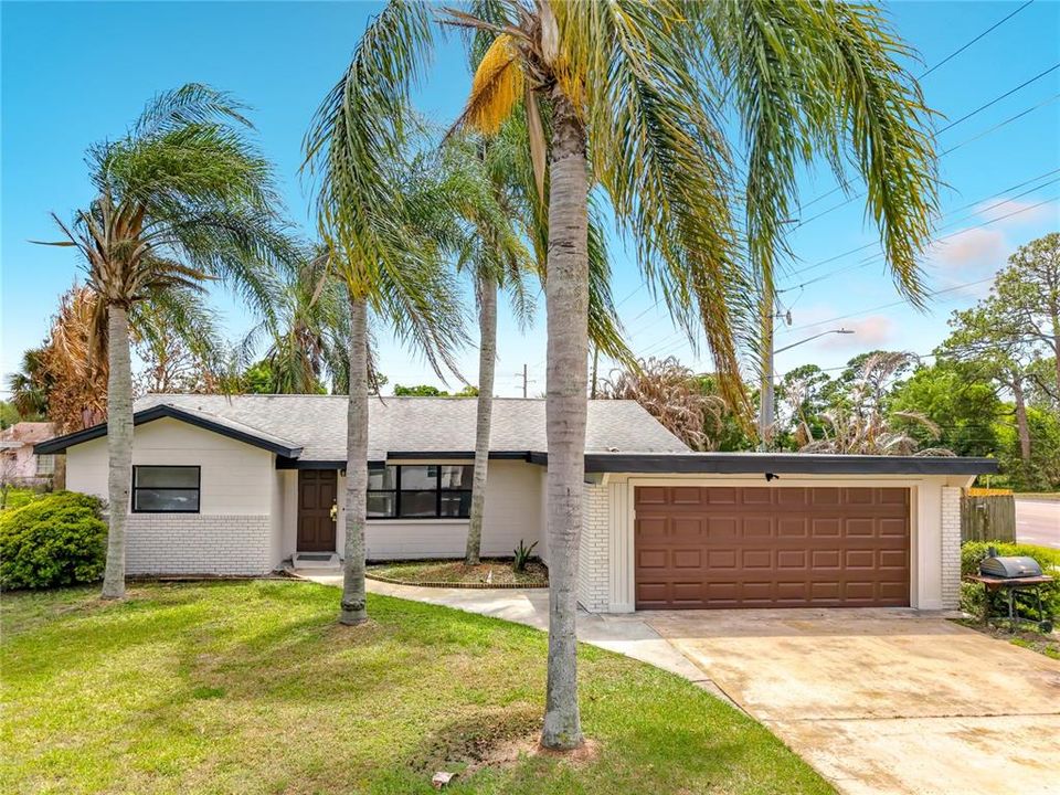 For Sale: $279,900 (3 beds, 2 baths, 1227 Square Feet)